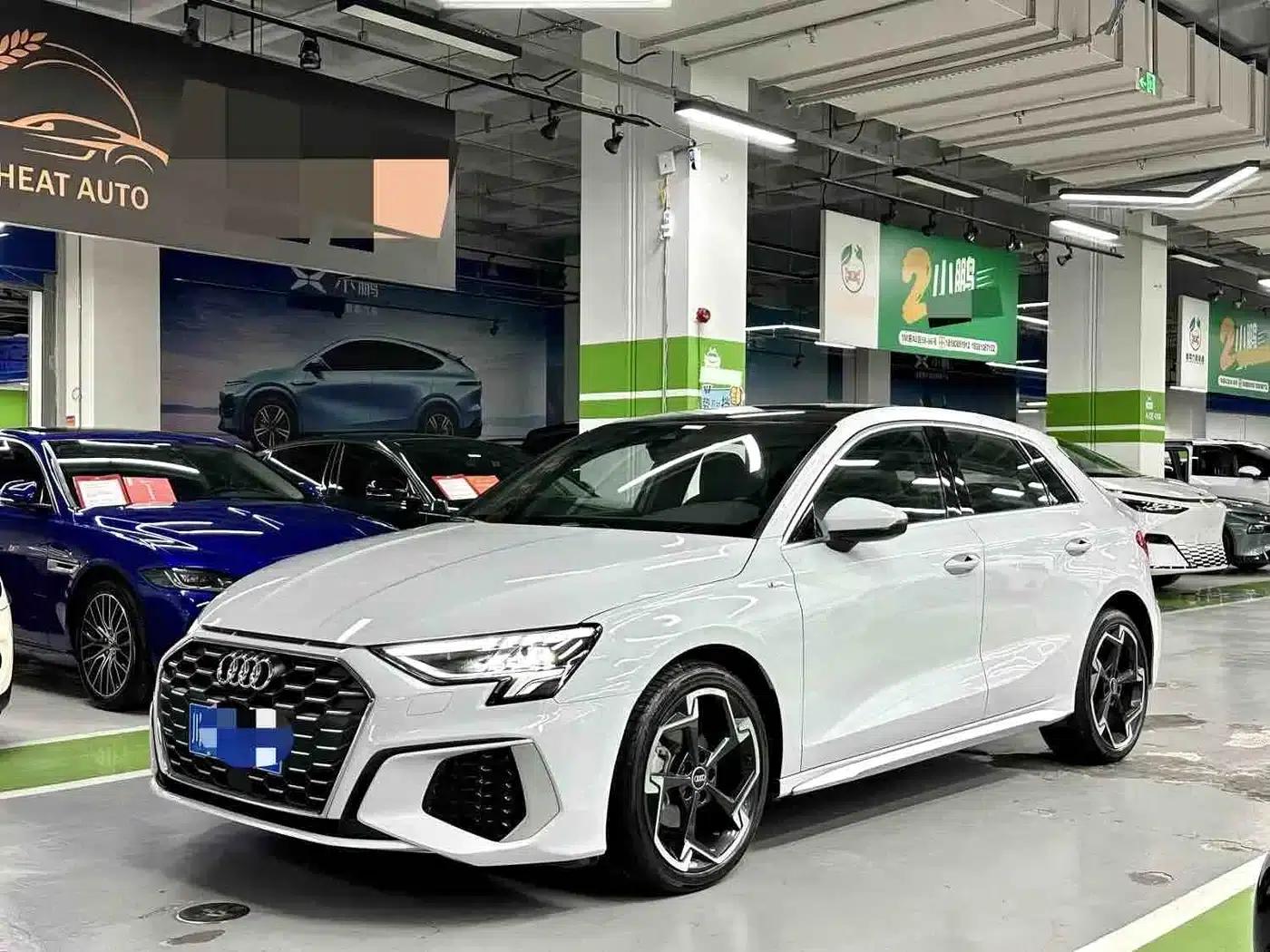 Audi A3 2023 Facelift Sportback 35 TFSI Luxury Sport — миниатюра 1