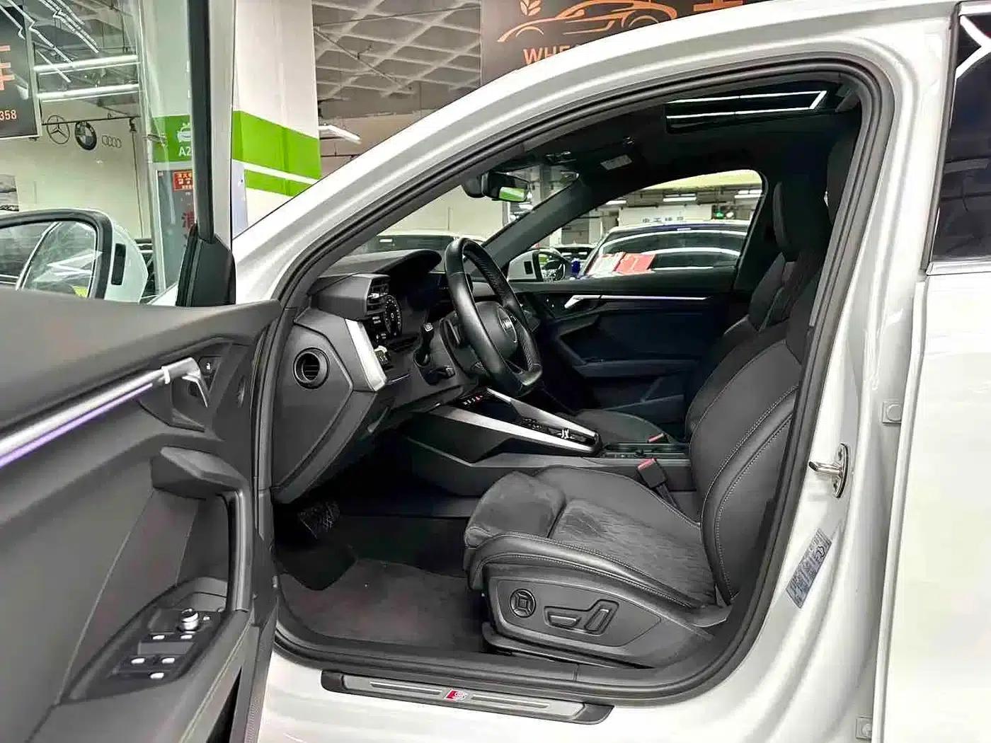 Audi A3 2023 Facelift Sportback 35 TFSI Luxury Sport — миниатюра 2