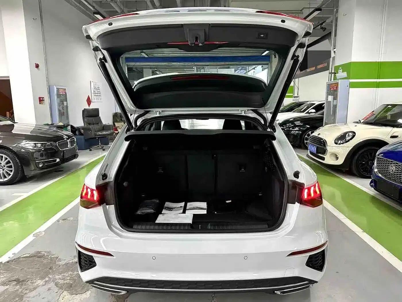 Audi A3 2023 Facelift Sportback 35 TFSI Luxury Sport — миниатюра 14