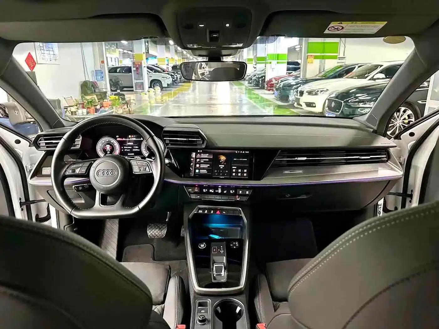 Audi A3 2023 Facelift Sportback 35 TFSI Luxury Sport — миниатюра 4