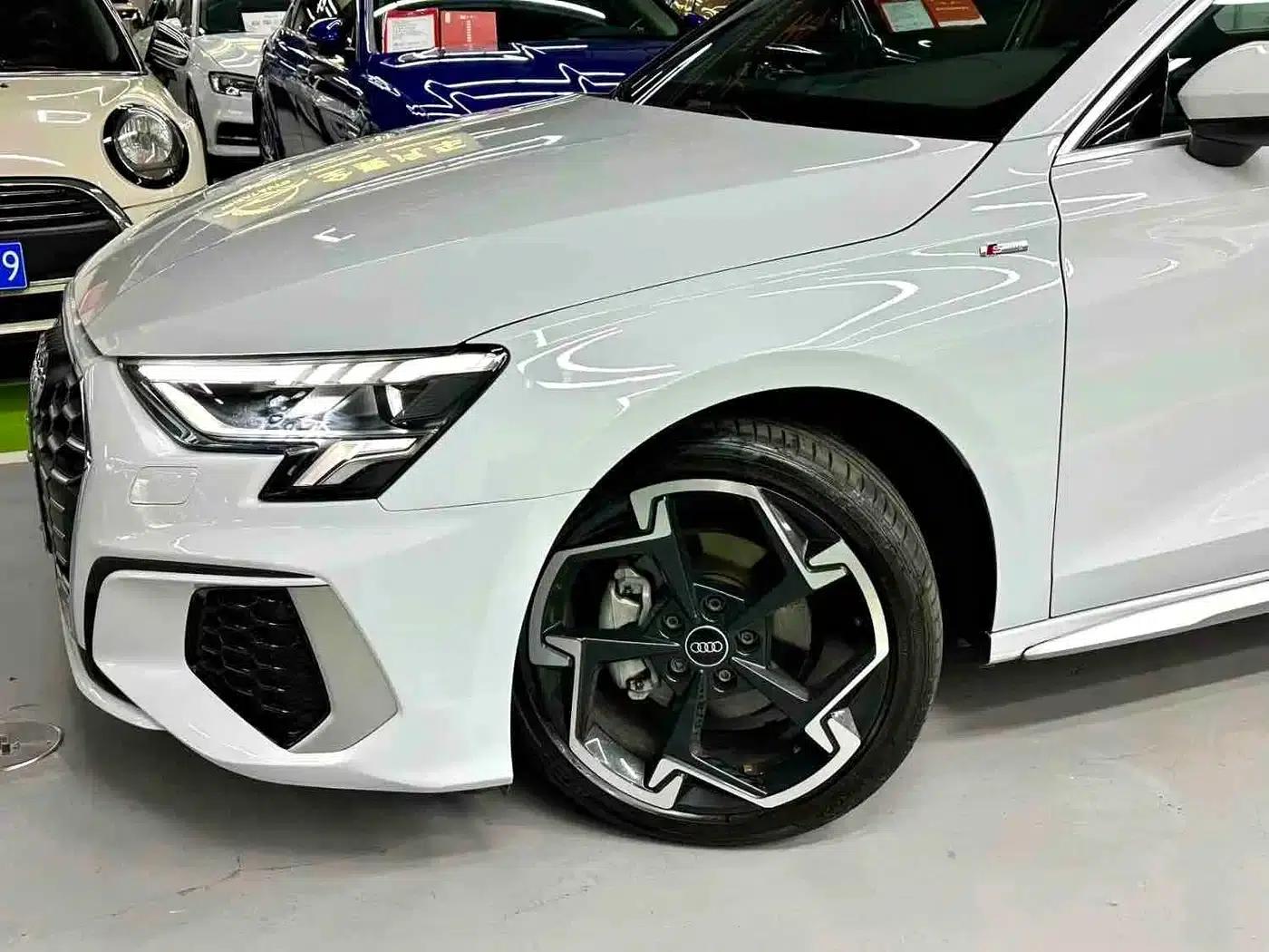 Audi A3 2023 Facelift Sportback 35 TFSI Luxury Sport — миниатюра 5