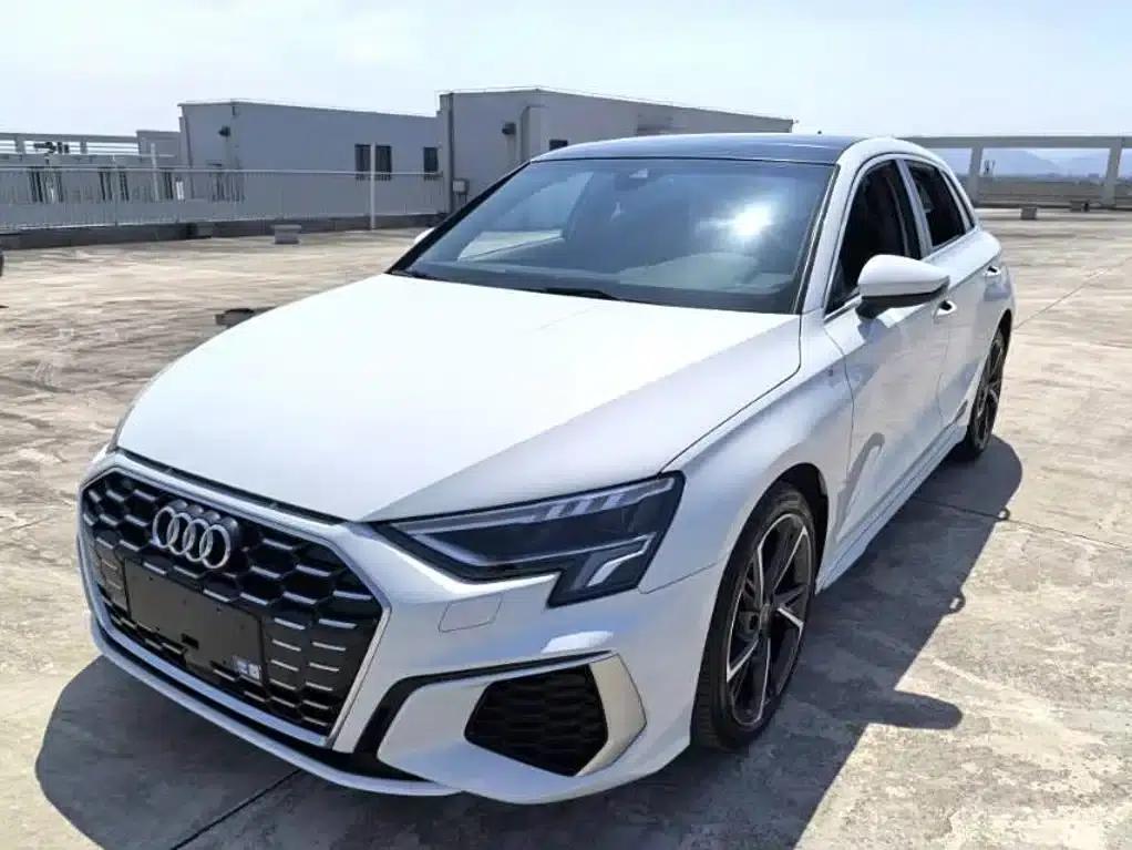 Audi A3 2023 Sportback 35 TFSI Fashion Sport — миниатюра 1