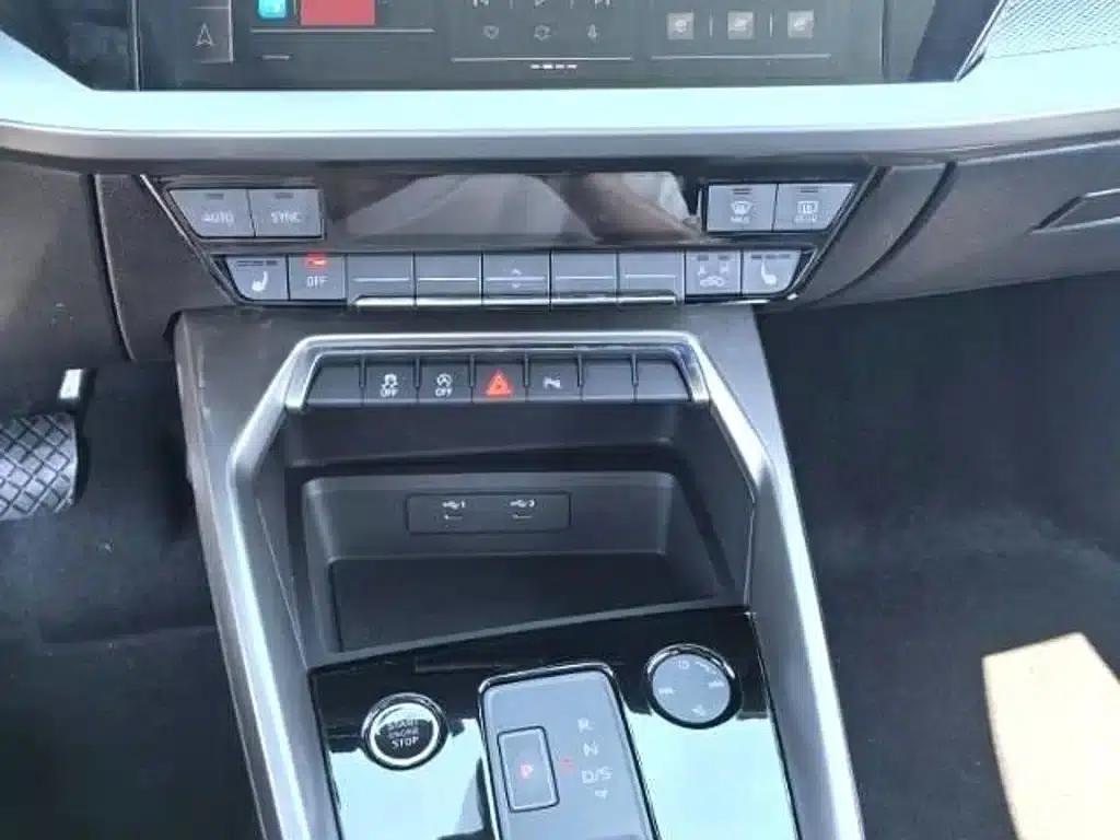 Audi A3 2023 Sportback 35 TFSI Fashion Sport — миниатюра 21