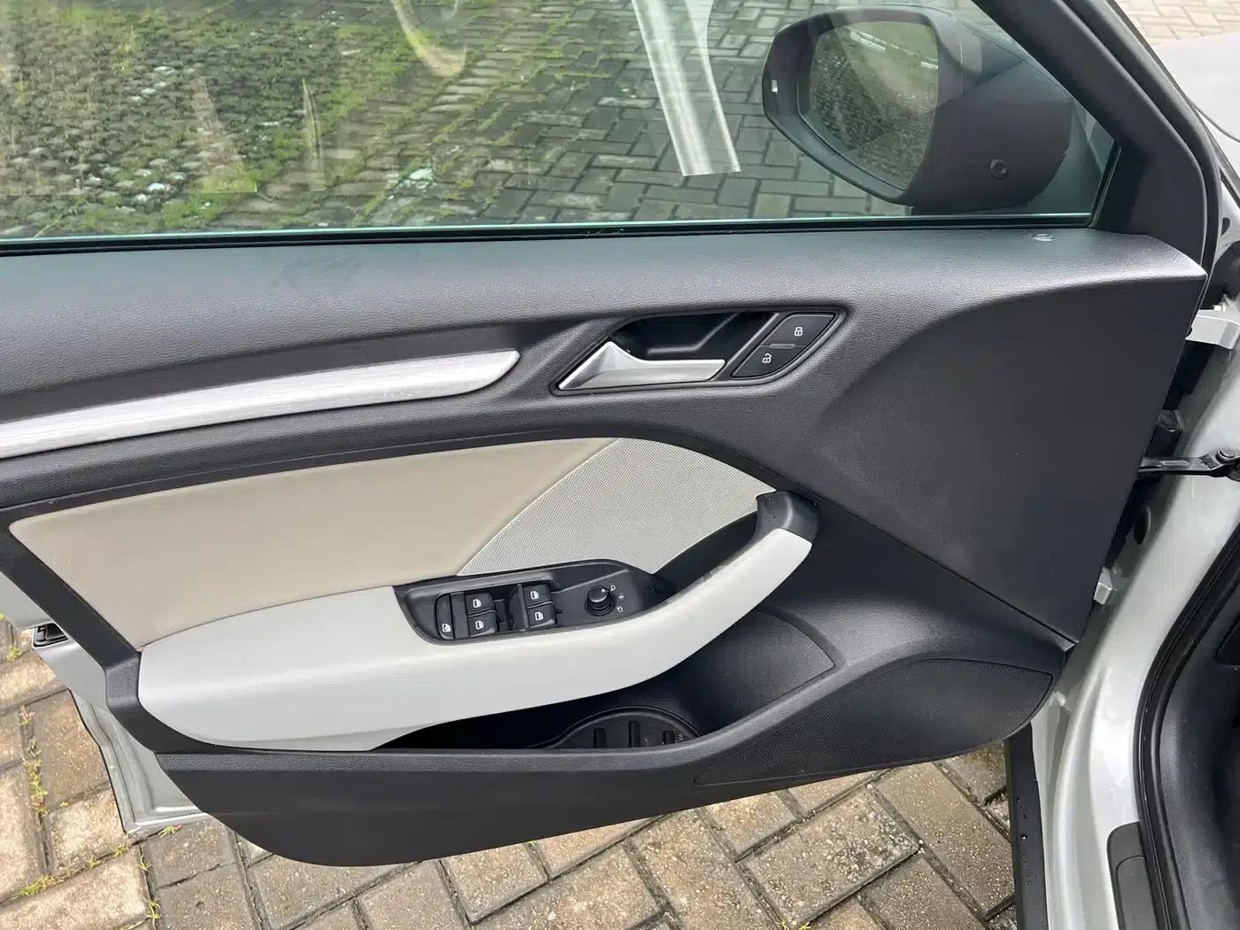 Audi A3 2015 Sportback 35 TFSI Millionth Anniversary Comfort Edition — миниатюра 6