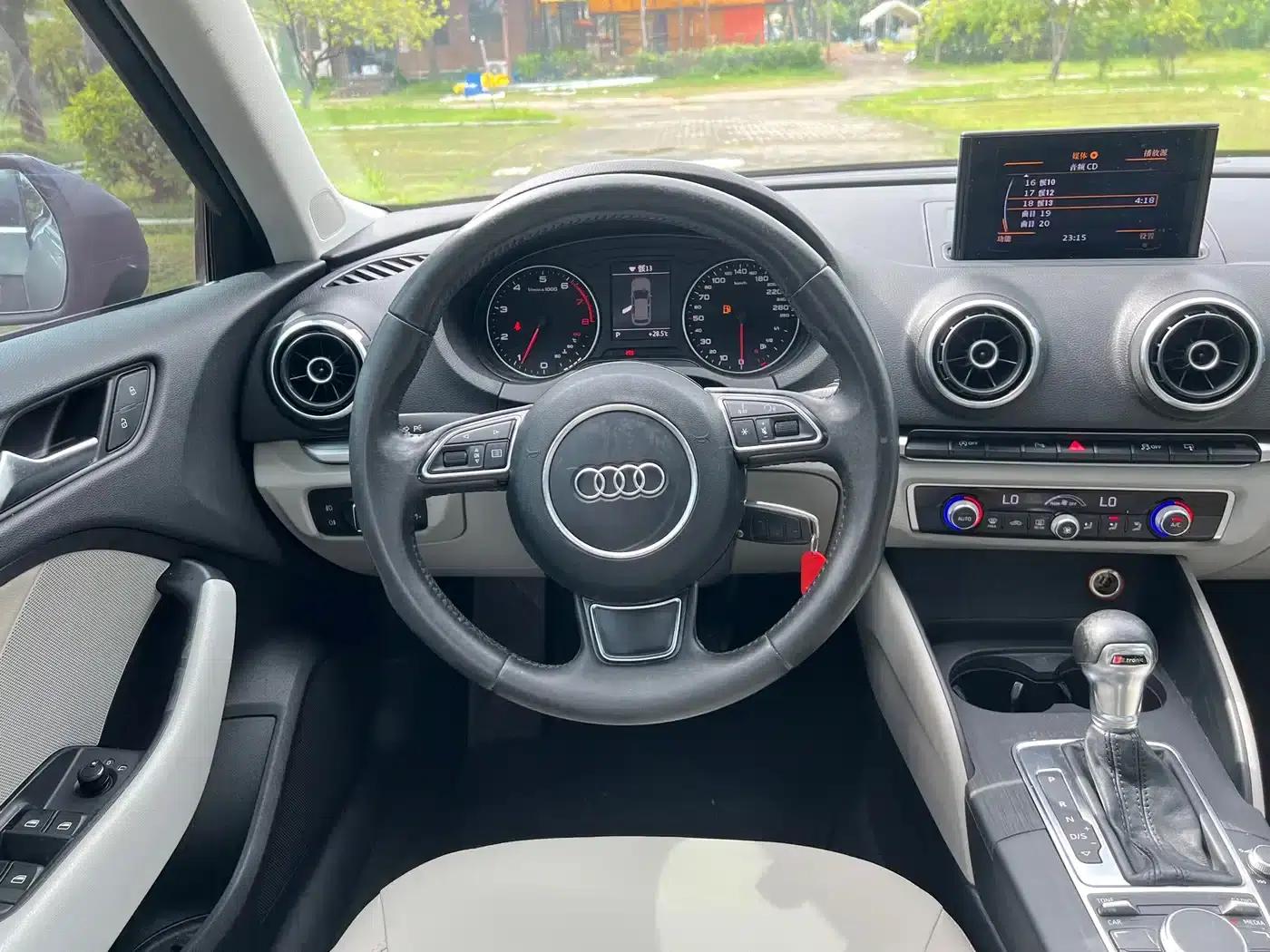 Audi A3 2015 Sportback 35 TFSI Millionth Anniversary Comfort Edition — миниатюра 10