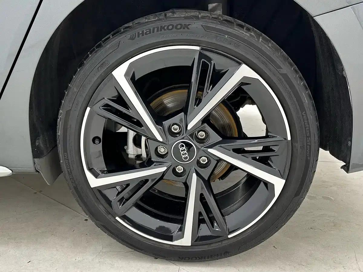 Audi A3 2023 Facelift Sportback 35 TFSI Fashion Sporty Model — миниатюра 17