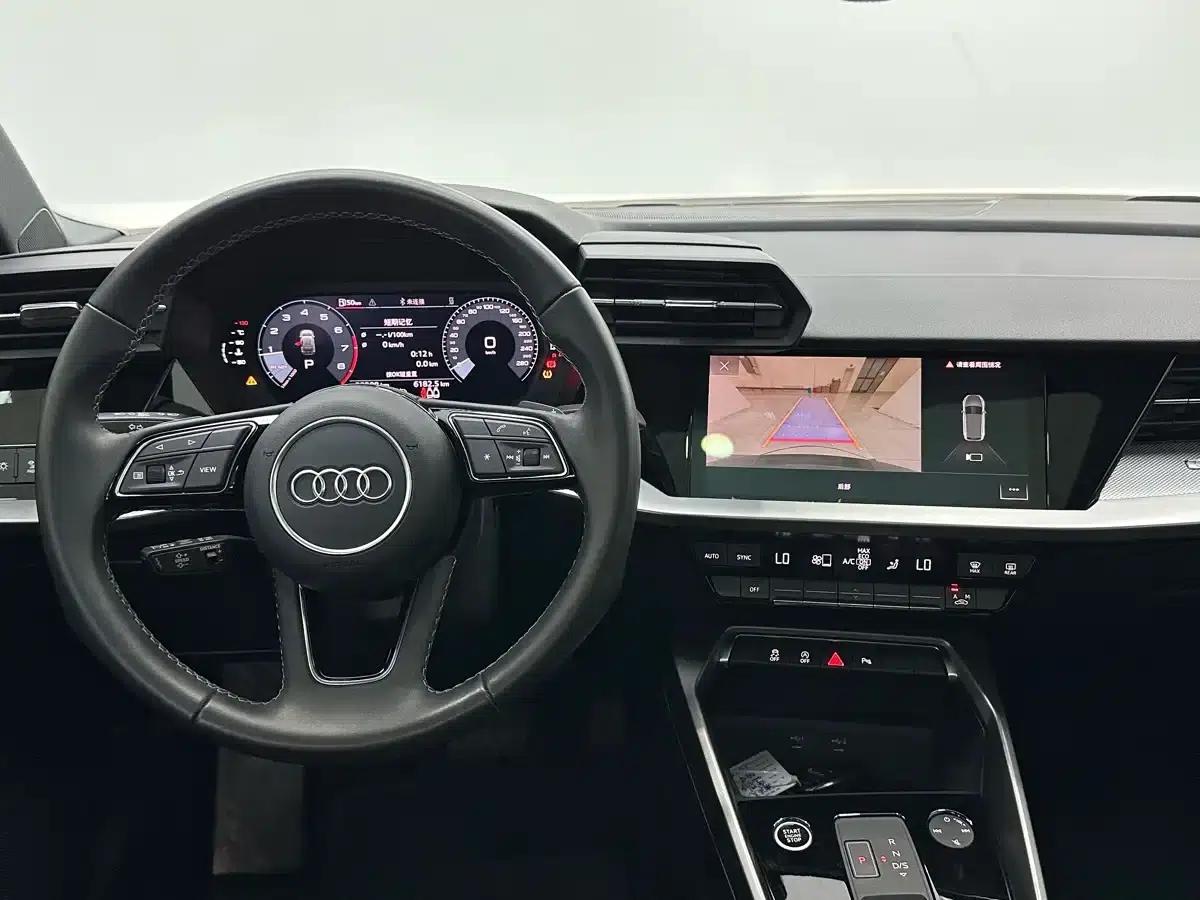 Audi A3 2023 Facelift Sportback 35 TFSI Fashion Sporty Model — миниатюра 10