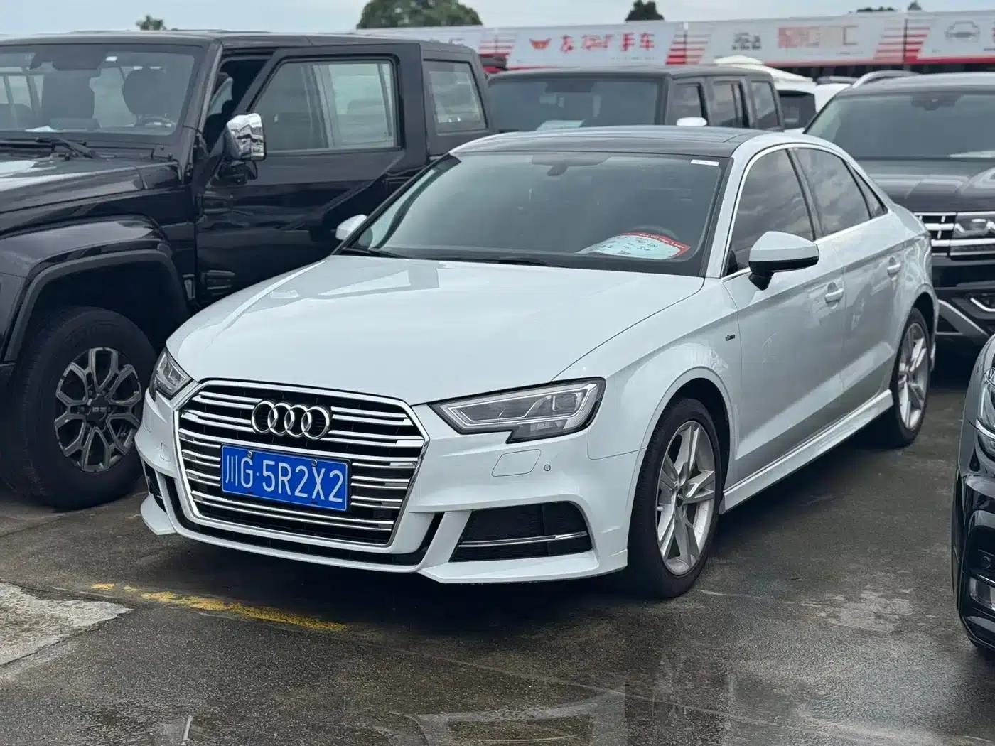 Audi A3 2018 30th Anniversary Edition Limousine 35 TFSI Fashion Model — миниатюра 1