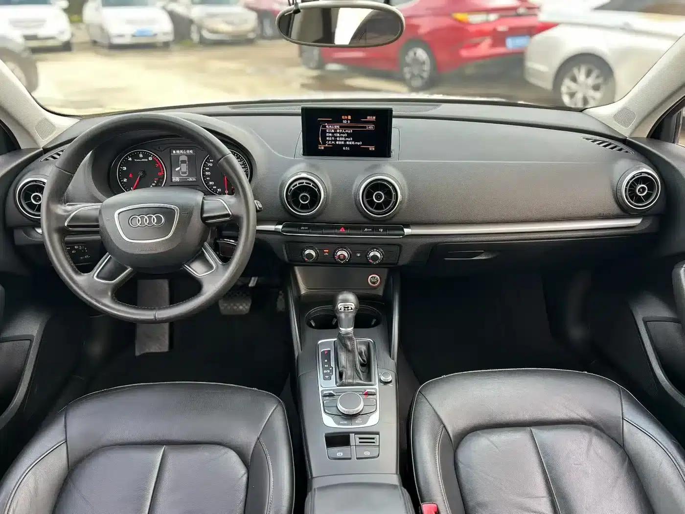 Audi A3 2014 Limousine 35 TFSI Automatic Entry-Level — миниатюра 5