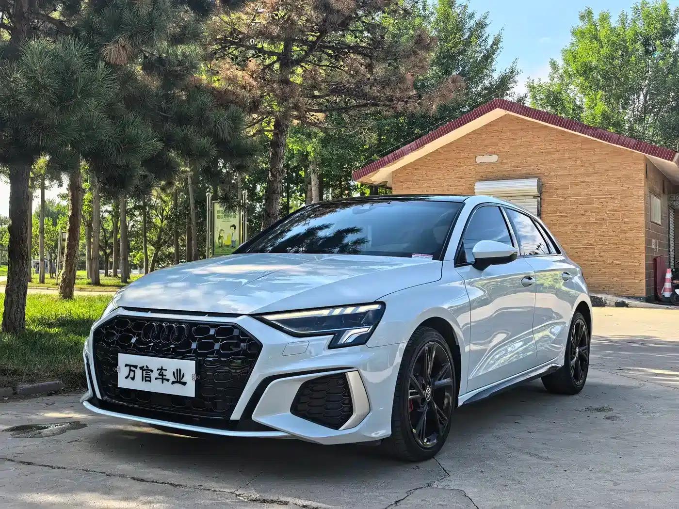 Audi A3 2023 Sportback 35 TFSI Fashion Sport — миниатюра 2