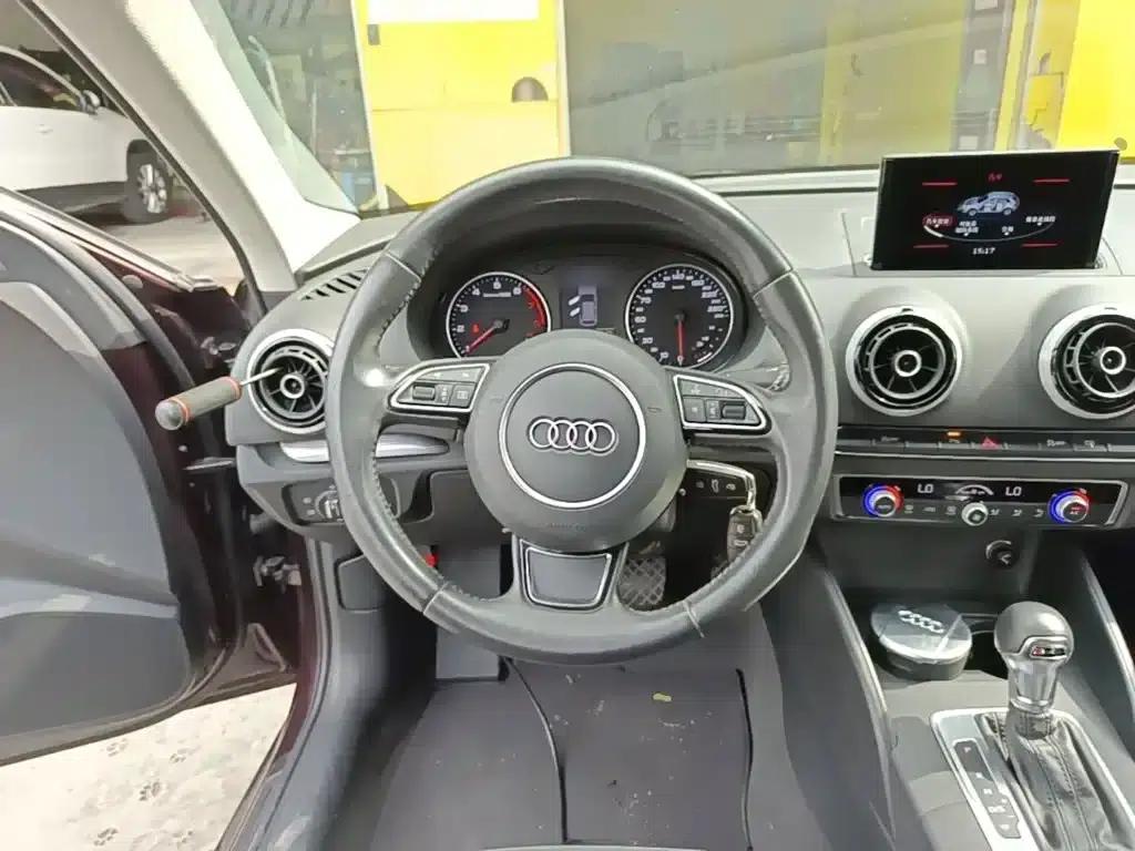 Audi A3 2015 Sportback 35 TFSI Millionth Anniversary Comfort Edition — миниатюра 11