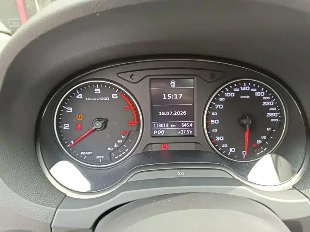 Audi A3 2015 Sportback 35 TFSI Millionth Anniversary Comfort Edition — миниатюра 12