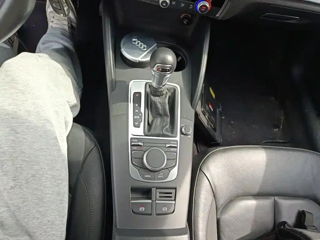Audi A3 2015 Sportback 35 TFSI Millionth Anniversary Comfort Edition — миниатюра 14