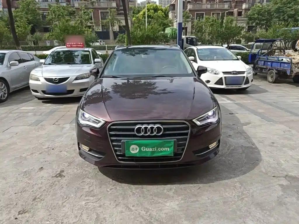Audi A3 2015 Sportback 35 TFSI Millionth Anniversary Comfort Edition — миниатюра 3