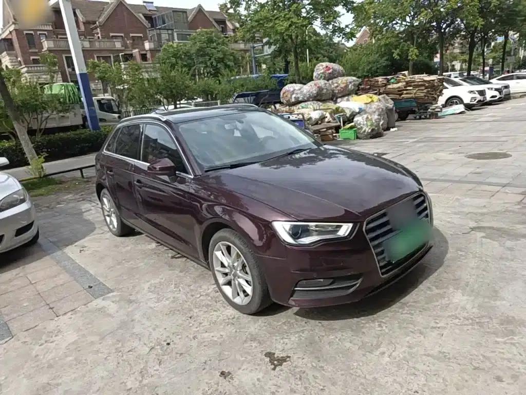 Audi A3 2015 Sportback 35 TFSI Millionth Anniversary Comfort Edition — миниатюра 4