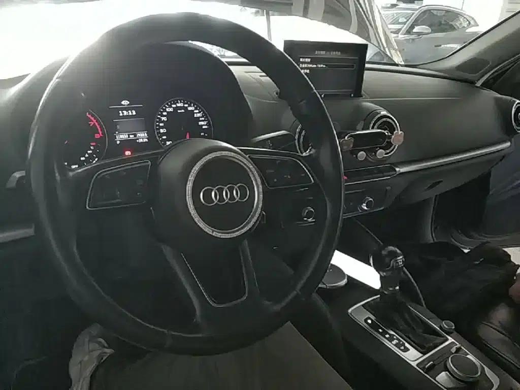 Audi A3 2018 30th Anniversary Edition Limousine 35 TFSI Progressive — миниатюра 10
