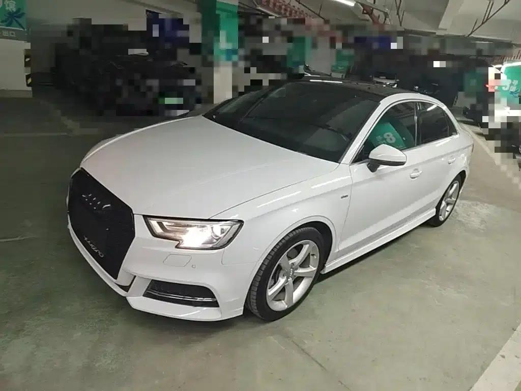 Audi A3 2018 30th Anniversary Edition Limousine 35 TFSI Fashion Model — миниатюра 1