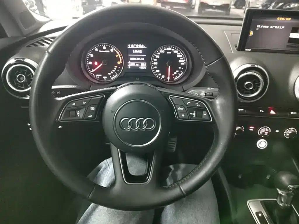 Audi A3 2018 30th Anniversary Edition Limousine 35 TFSI Fashion Model — миниатюра 11