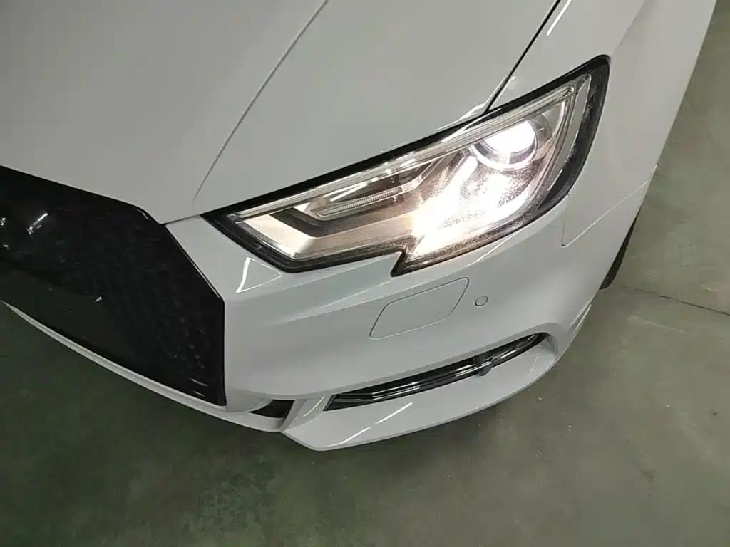 Audi A3 2018 30th Anniversary Edition Limousine 35 TFSI Fashion Model — миниатюра 24