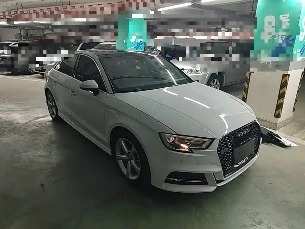 Audi A3 2018 30th Anniversary Edition Limousine 35 TFSI Fashion Model — миниатюра 4