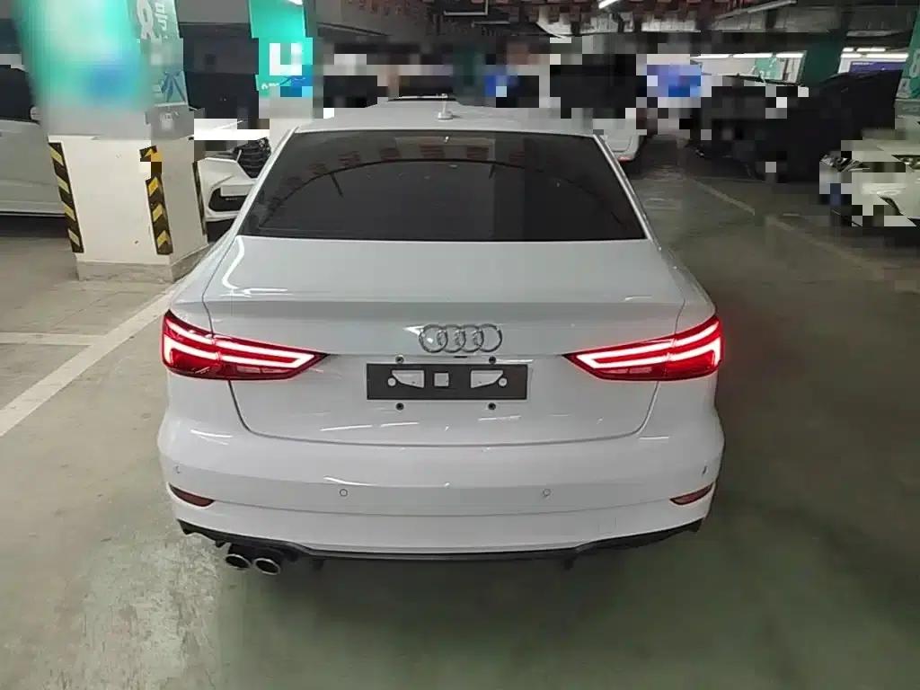 Audi A3 2018 30th Anniversary Edition Limousine 35 TFSI Fashion Model — миниатюра 6