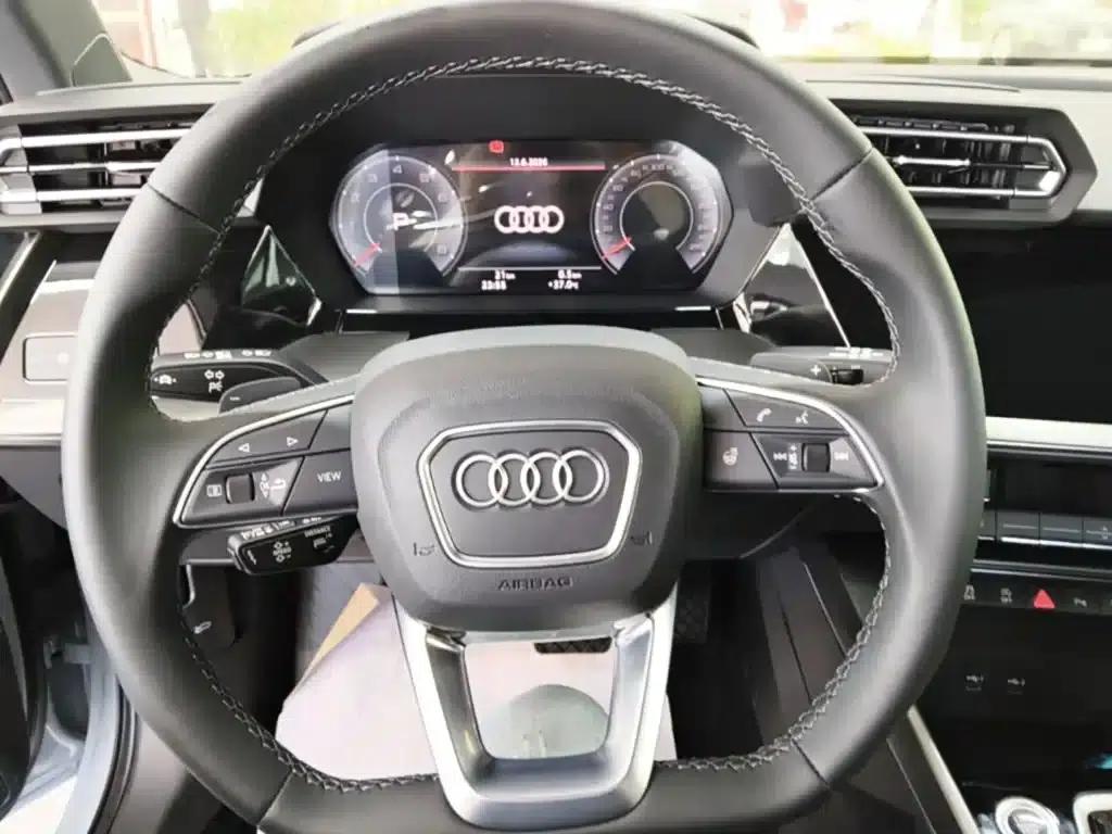 Audi A3 2026 Sportback 35TFSI Flying Spur Luxury Edition + Luxury Package — миниатюра 11