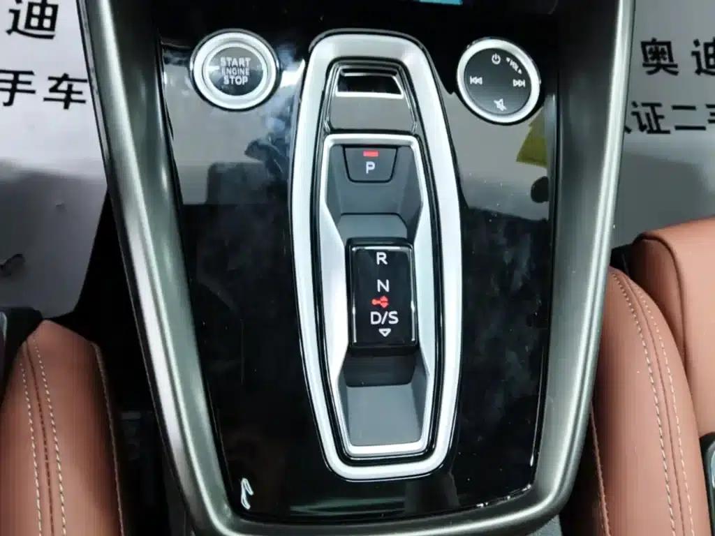 Audi A3 2026 Sportback 35TFSI Flying Spur Luxury Edition + Luxury Package — миниатюра 14