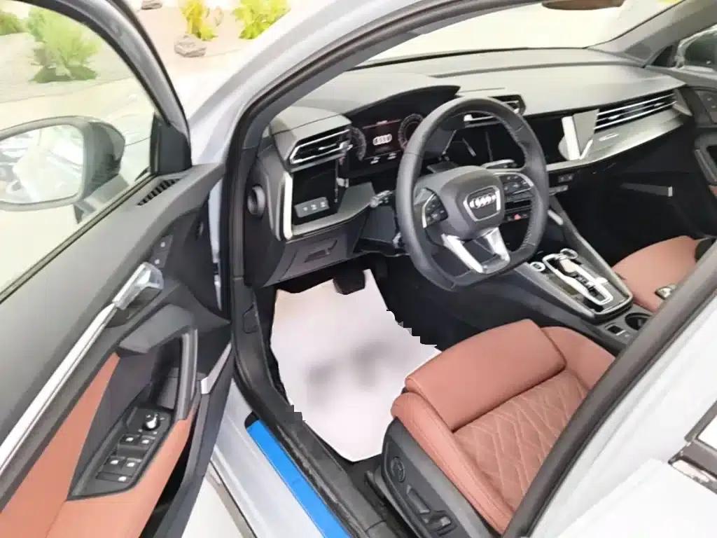 Audi A3 2026 Sportback 35TFSI Flying Spur Luxury Edition + Luxury Package — миниатюра 16