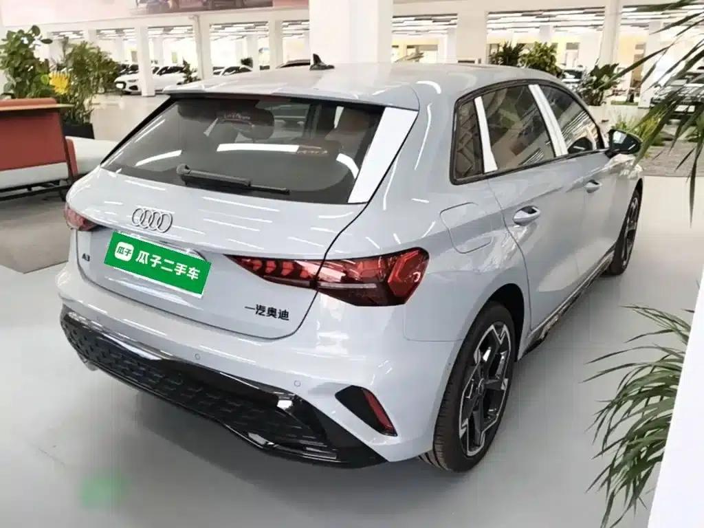 Audi A3 2026 Sportback 35TFSI Flying Spur Luxury Edition + Luxury Package — миниатюра 7