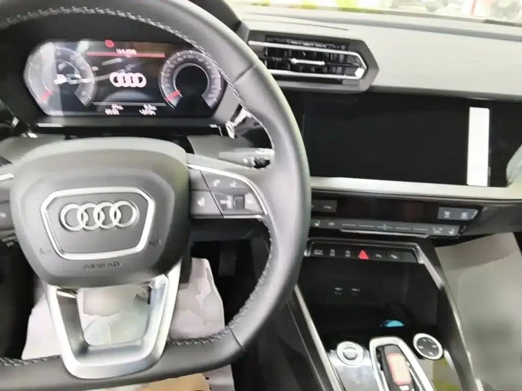 Audi A3 2026 Sportback 35TFSI Flying Spur Luxury Edition + Luxury Package — миниатюра 10