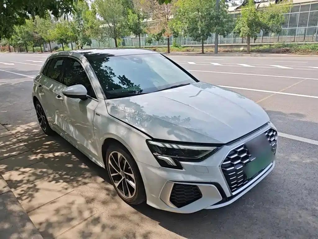 Audi A3 2021 Sportback 35 TFSI Progressive Sport — миниатюра 4