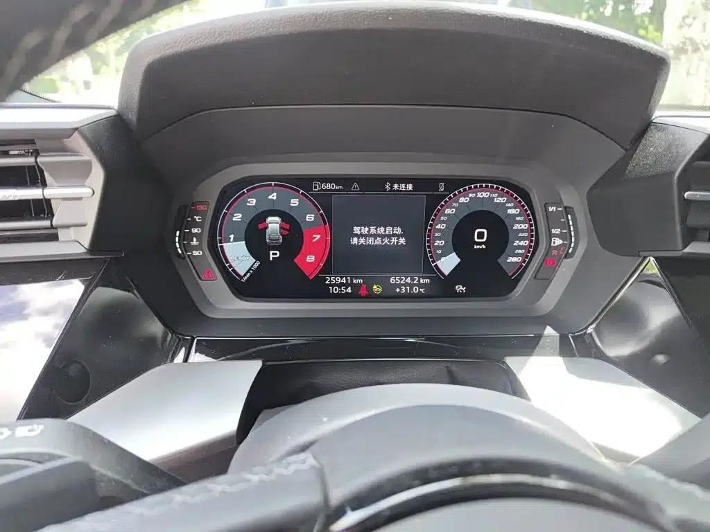 Audi A3 2023 Facelift Sportback 35 TFSI Fashion Sporty Model — миниатюра 4