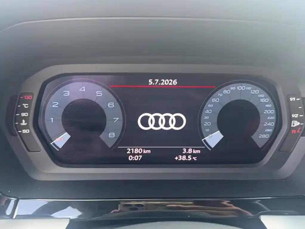 Audi A3 2025 A3L Limousine 35TFSI Flying Spur Premium Edition — миниатюра 12