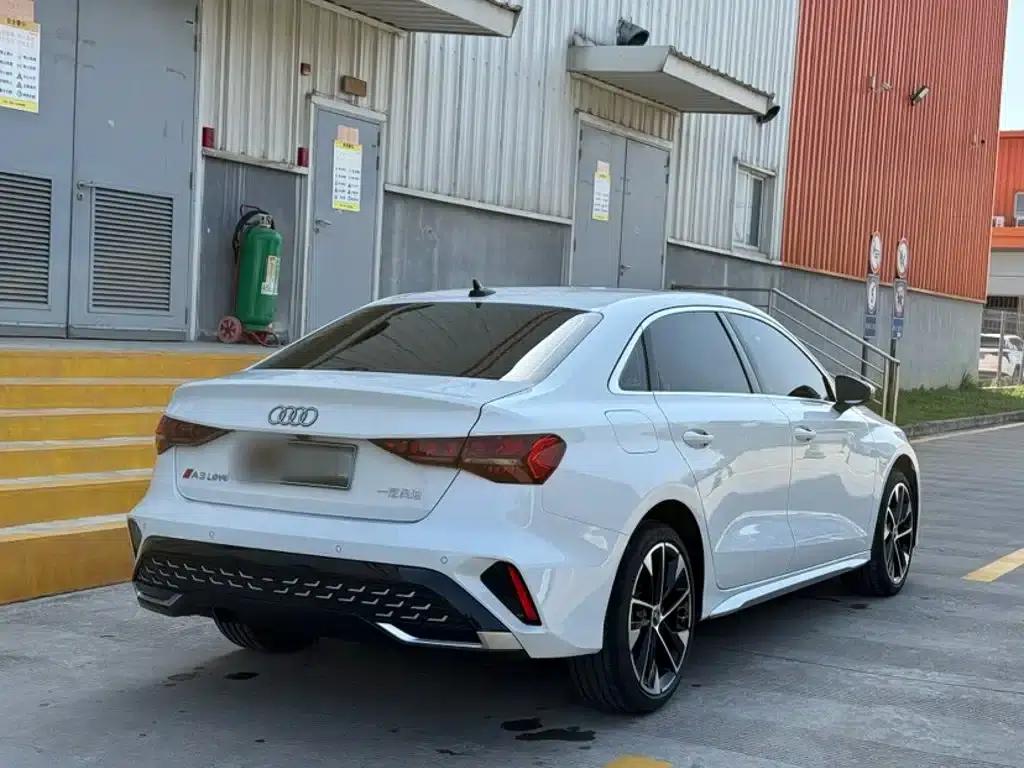 Audi A3 2025 A3L Limousine 35TFSI Flying Spur Premium Edition — миниатюра 3
