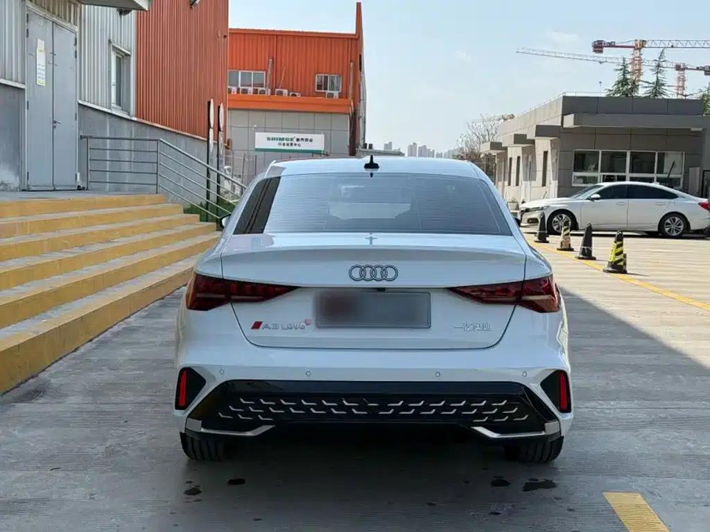 Audi A3 2025 A3L Limousine 35TFSI Flying Spur Premium Edition — миниатюра 4