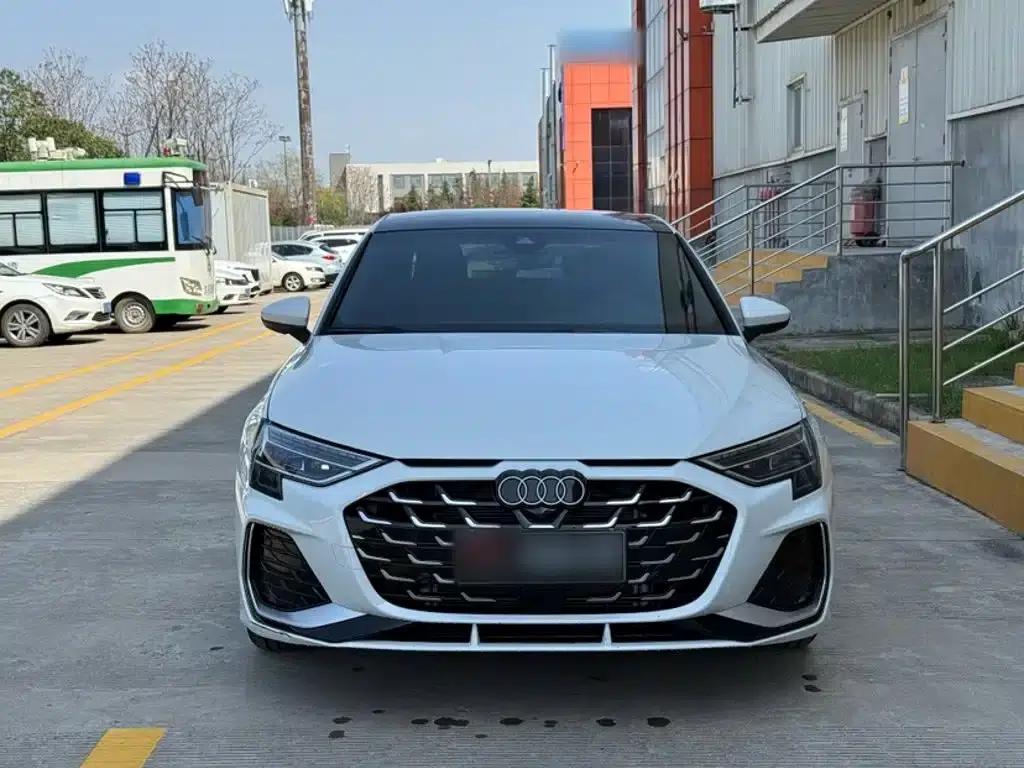 Audi A3 2025 A3L Limousine 35TFSI Flying Spur Premium Edition — миниатюра 6