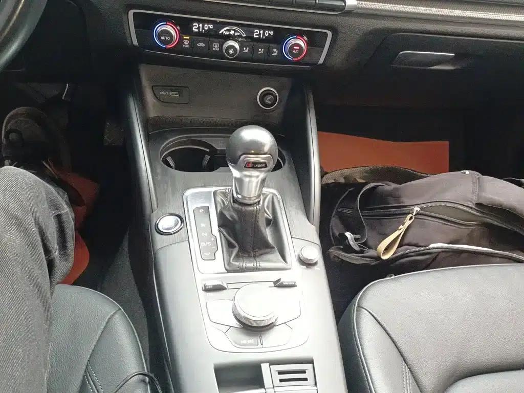 Audi A3 2018 30th Anniversary Edition Limousine 35 TFSI Fashion Model — миниатюра 10