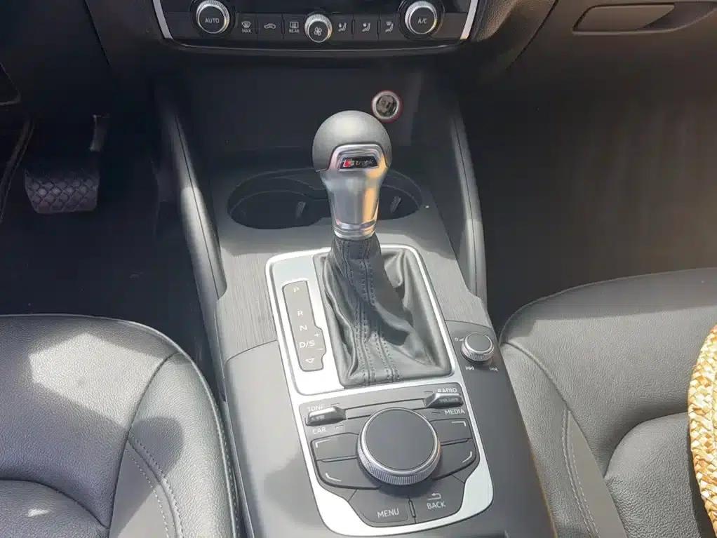 Audi A3 2015 Limousine 35 TFSI Millionth Anniversary Comfort Edition — миниатюра 10