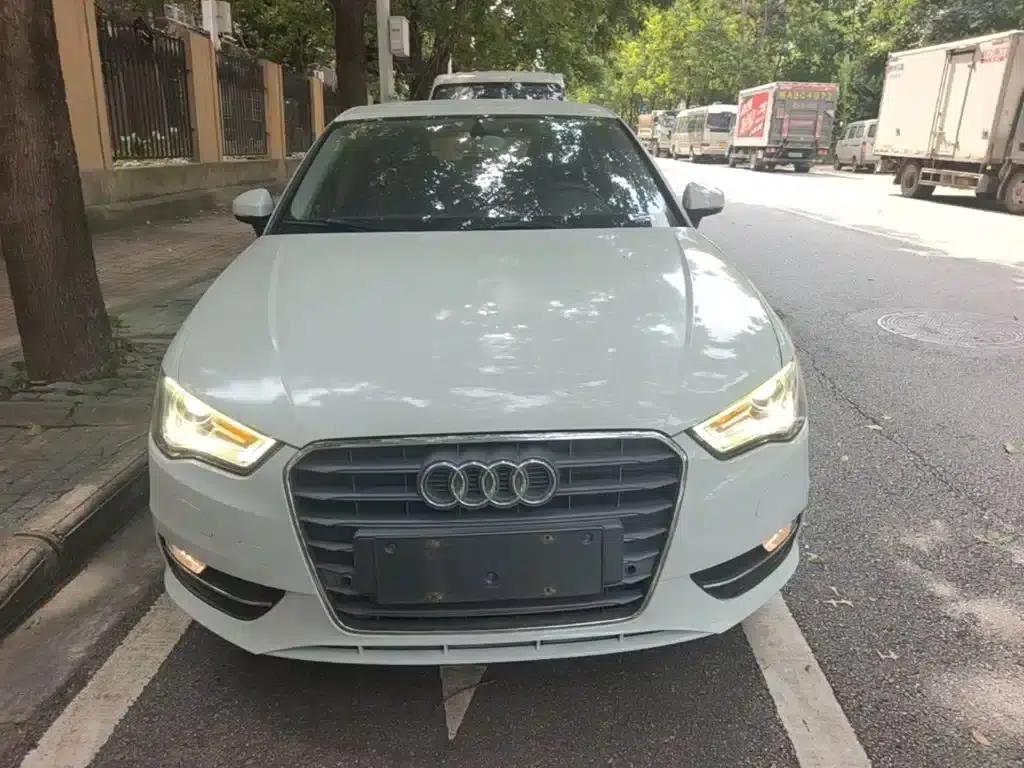 Audi A3 2014 Sportback 35 TFSI Automatic Entry-Level Model — миниатюра 3