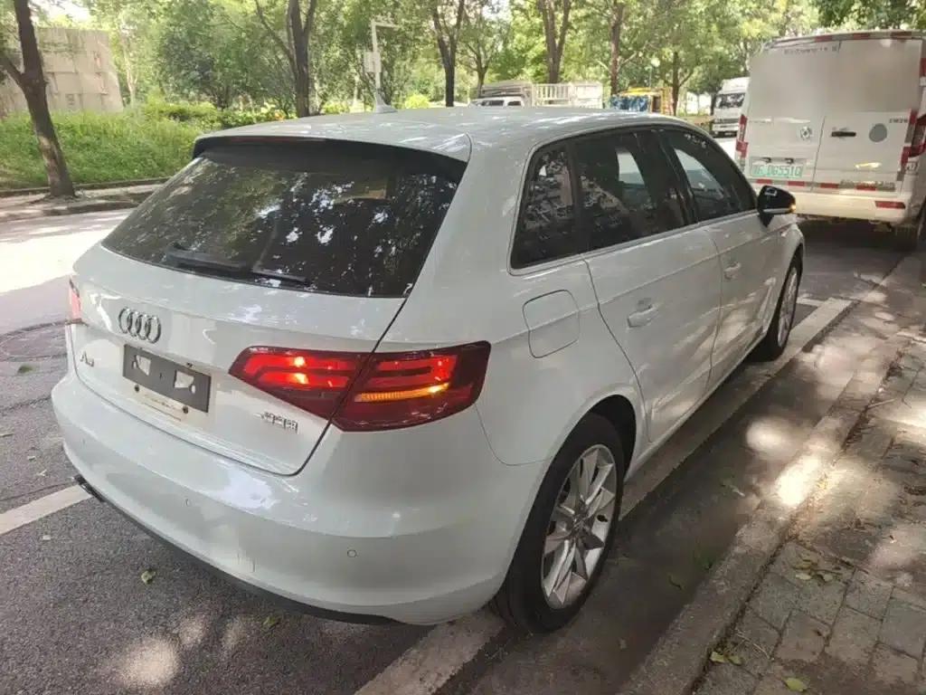 Audi A3 2014 Sportback 35 TFSI Automatic Entry-Level Model — миниатюра 7