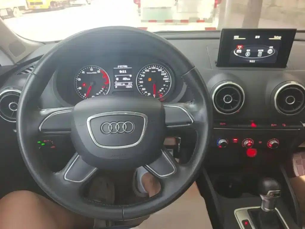 Audi A3 2014 Sportback 35 TFSI Automatic Entry-Level Model — миниатюра 10