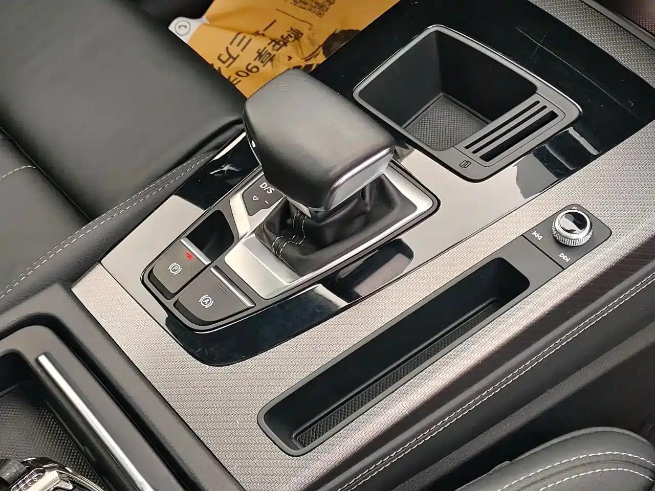 Audi Q5L 2022 Facelift 40T Luxury Dynamic — миниатюра 22