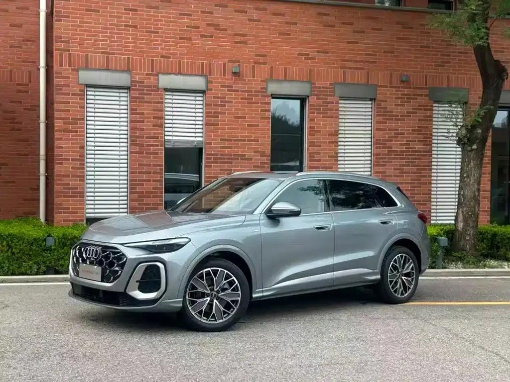 Audi Q5L 2026 2.0T Exclusive Edition for Million Users — миниатюра 1