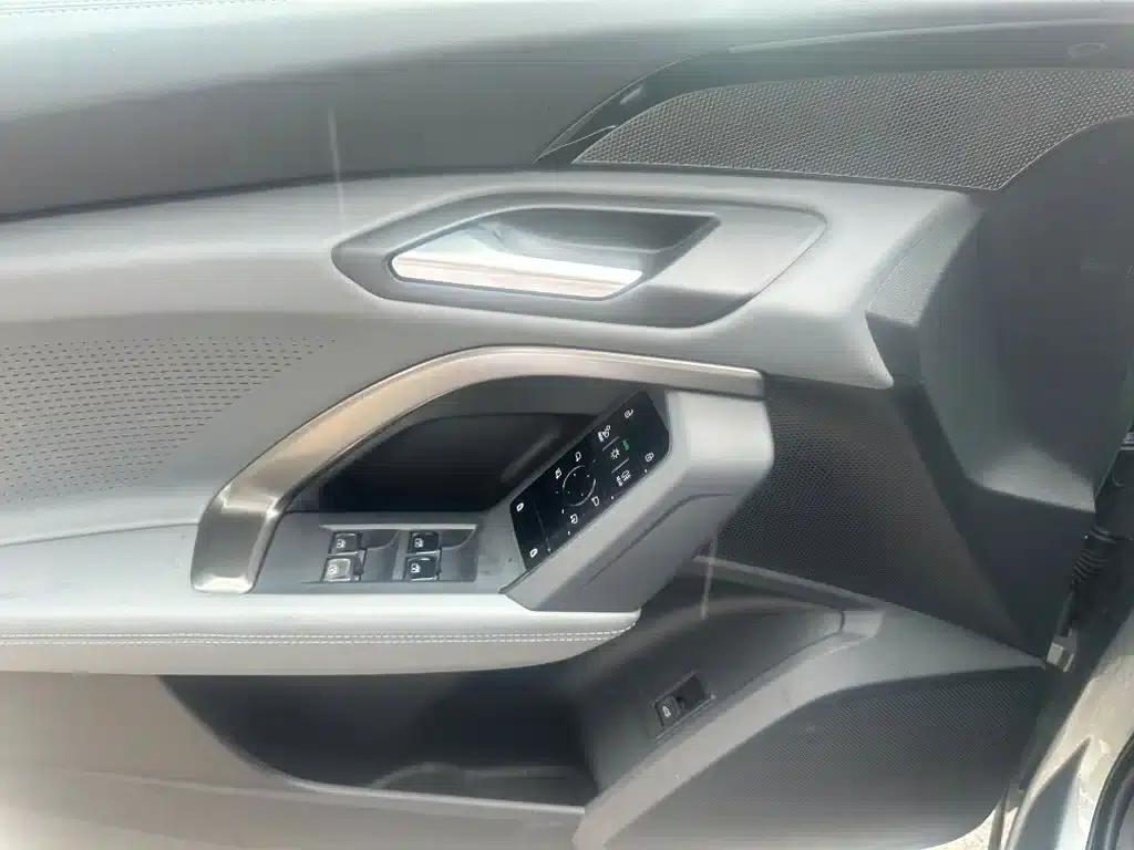 Audi Q5L 2026 2.0T Exclusive Edition for Million Users — миниатюра 22