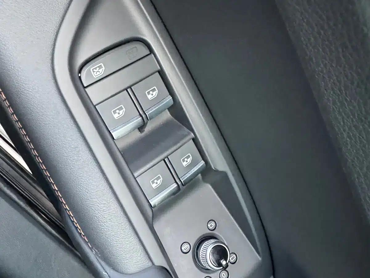 Audi Q5L 2020 40 TFSI Luxury Fashion Edition — миниатюра 9