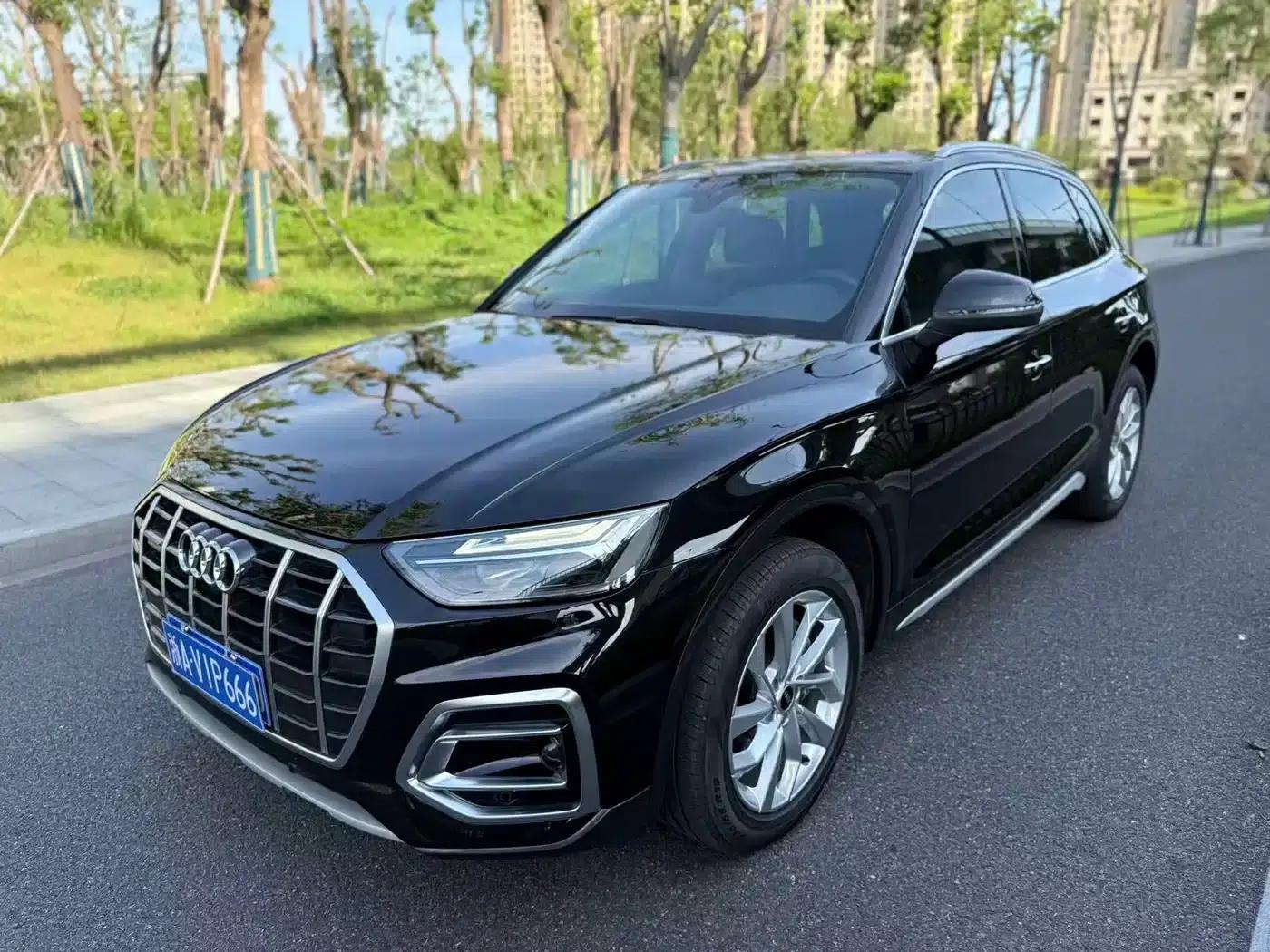 Audi Q5L 2024 40 TFSI Luxury Elegance — миниатюра 1