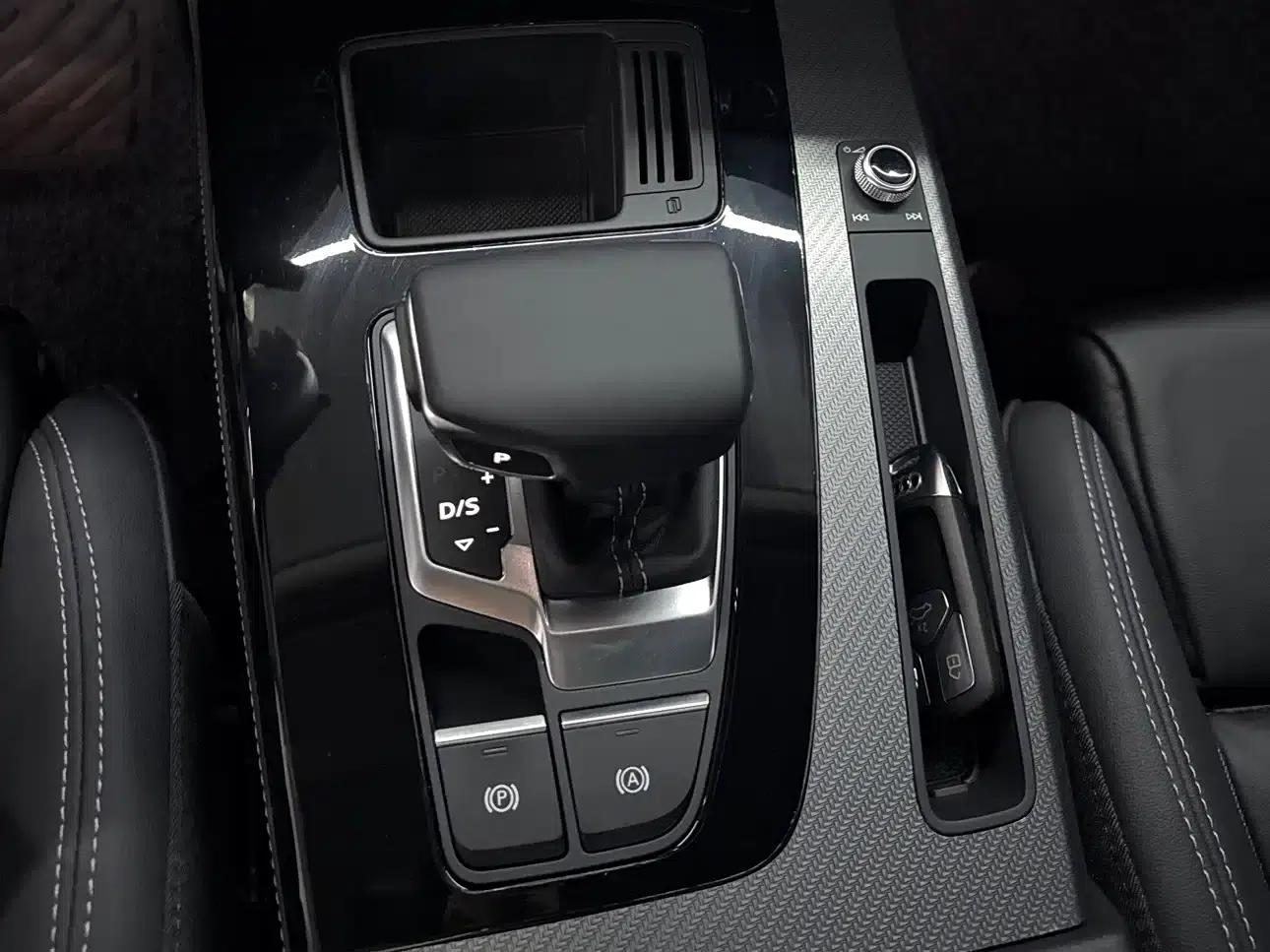 Audi Q5L 2023 45T Luxury Dynamic — миниатюра 15