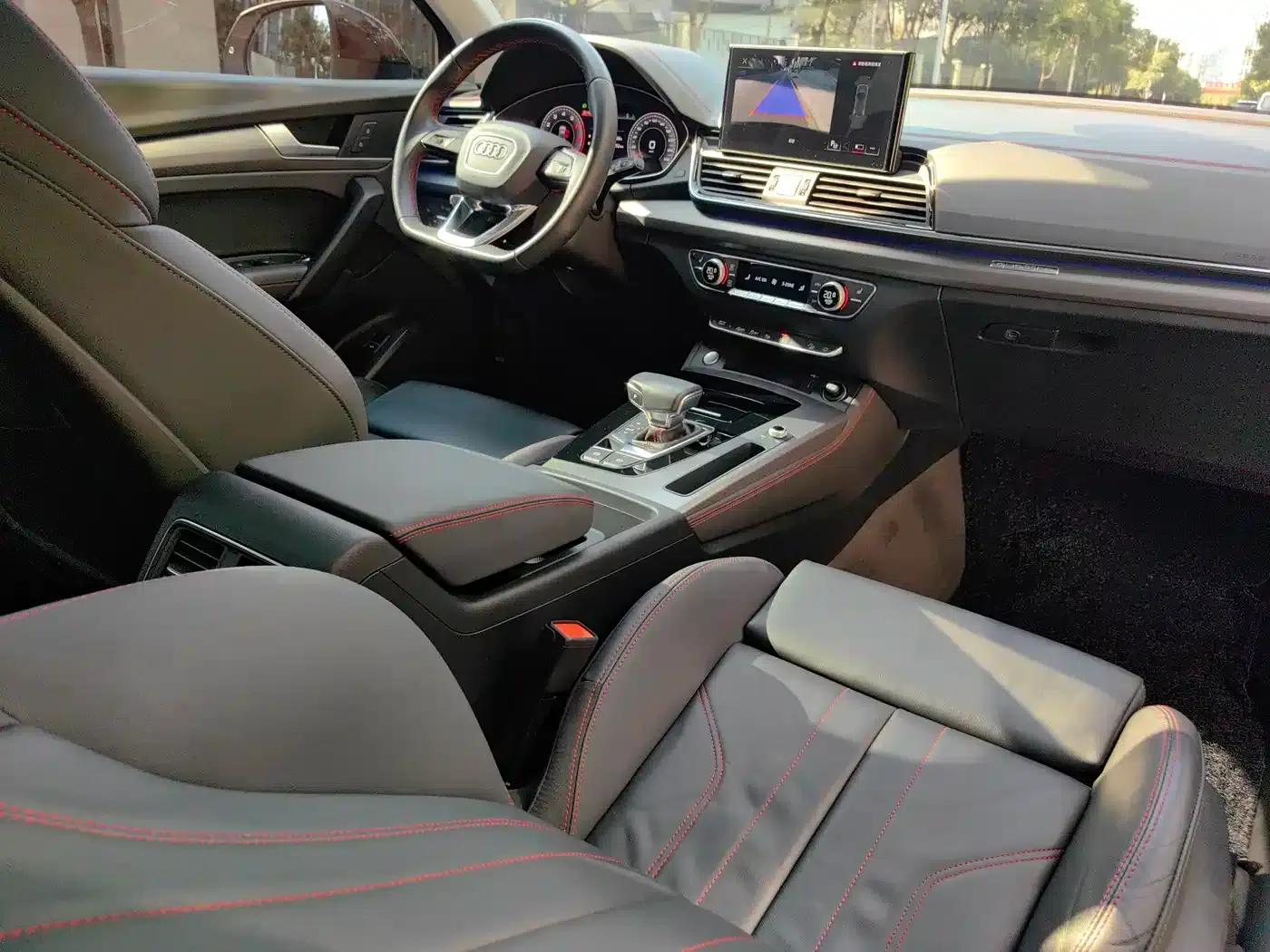 Audi Q5L 2022 40T RS Package Sport Edition — миниатюра 12