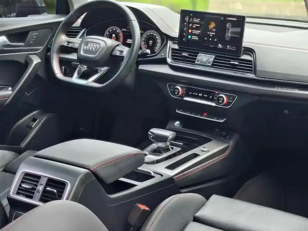 Audi Q5L 2022 40T RS Package Sport Edition — миниатюра 15