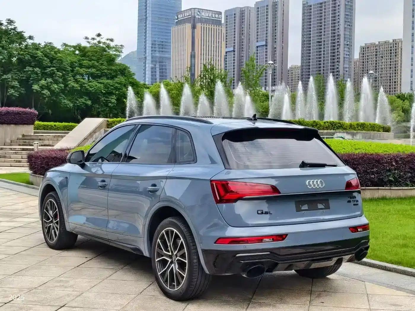 Audi Q5L 2022 40T RS Package Sport Edition — миниатюра 16